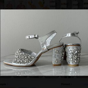 NEW Beautiful Silver Rhinestone Embellished Block Heels - Size 6.5